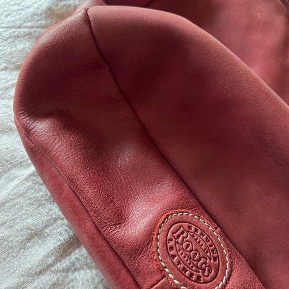 Roots Dakota Leather Purse - Picture 9 of 11